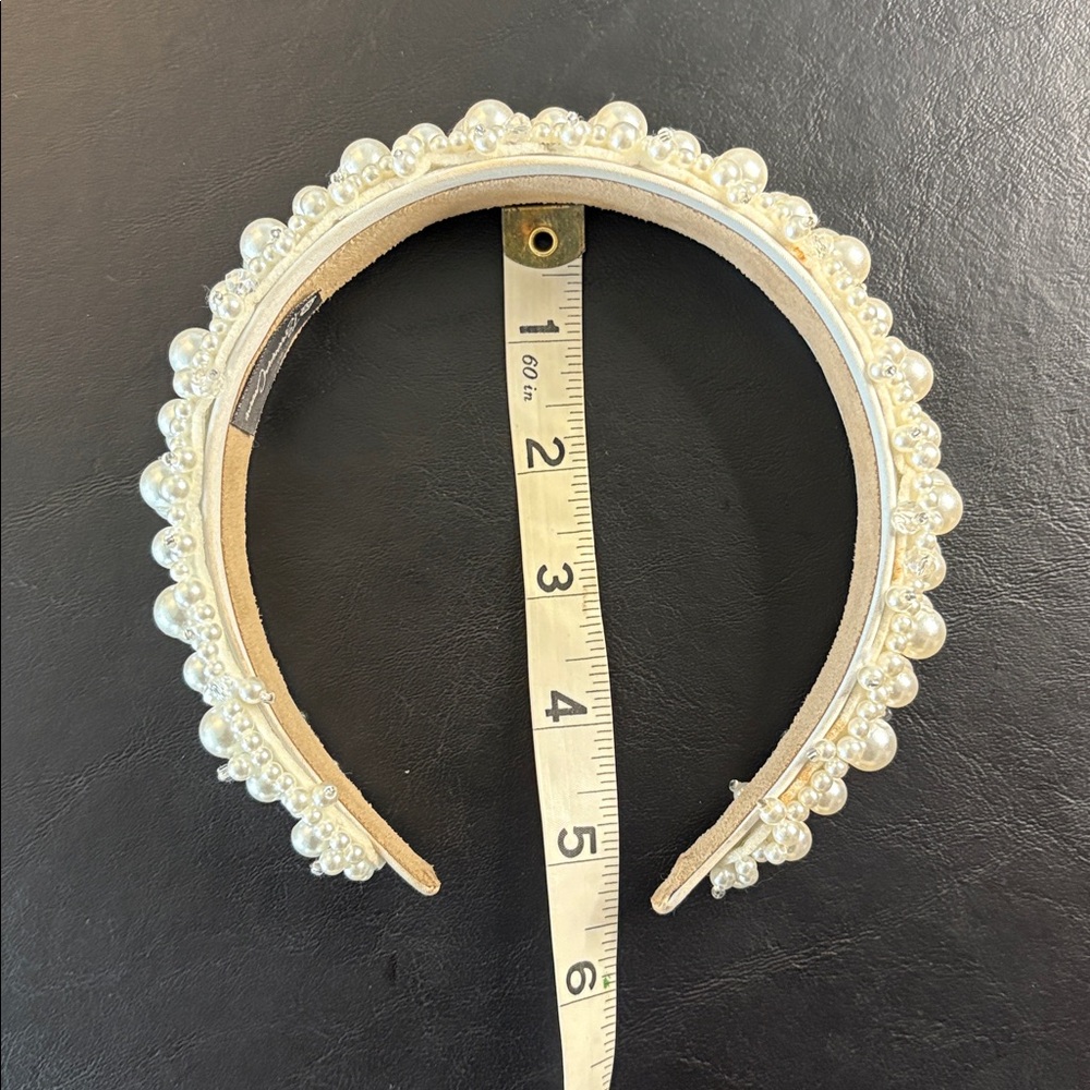 Brianna Cannon Elegant Pearl-Embellished Headband Classic and elegant - Picture 8 of 10